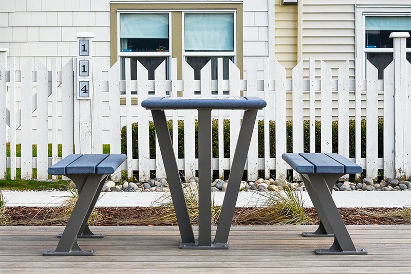 checker-board-chess-board-picnic-table-01