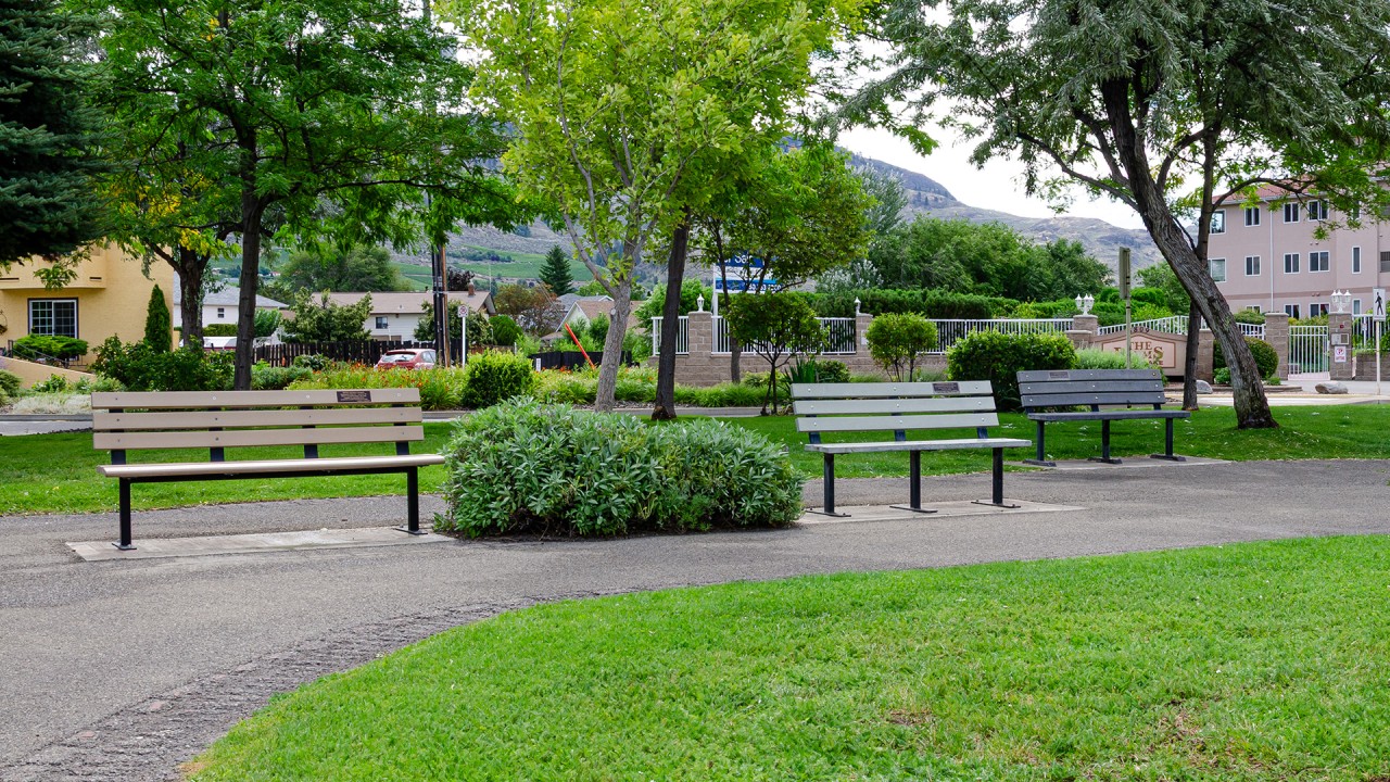 Wishbone-Standard-Benches-in-Osoyoos-BC