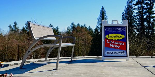 Wishbone-Modena-Bench-at-Creekside-Apartment-Homes-in-Stanwood-Washington